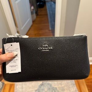 NWT Coach Pebble Leather Clutch/Crossbody